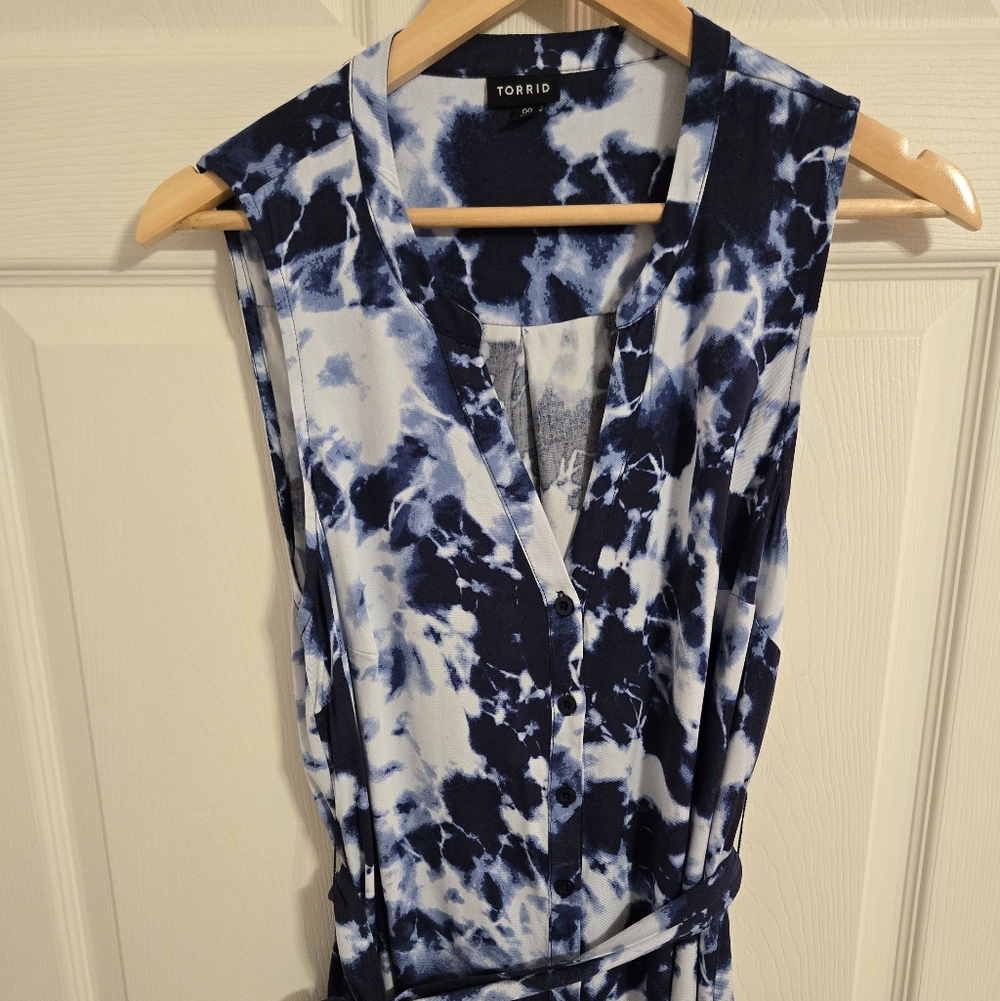 Torrid Navy Blue and White Tie-Dye Midi Dress Sleeveless Size 00 M/L - Picture 3 of 10